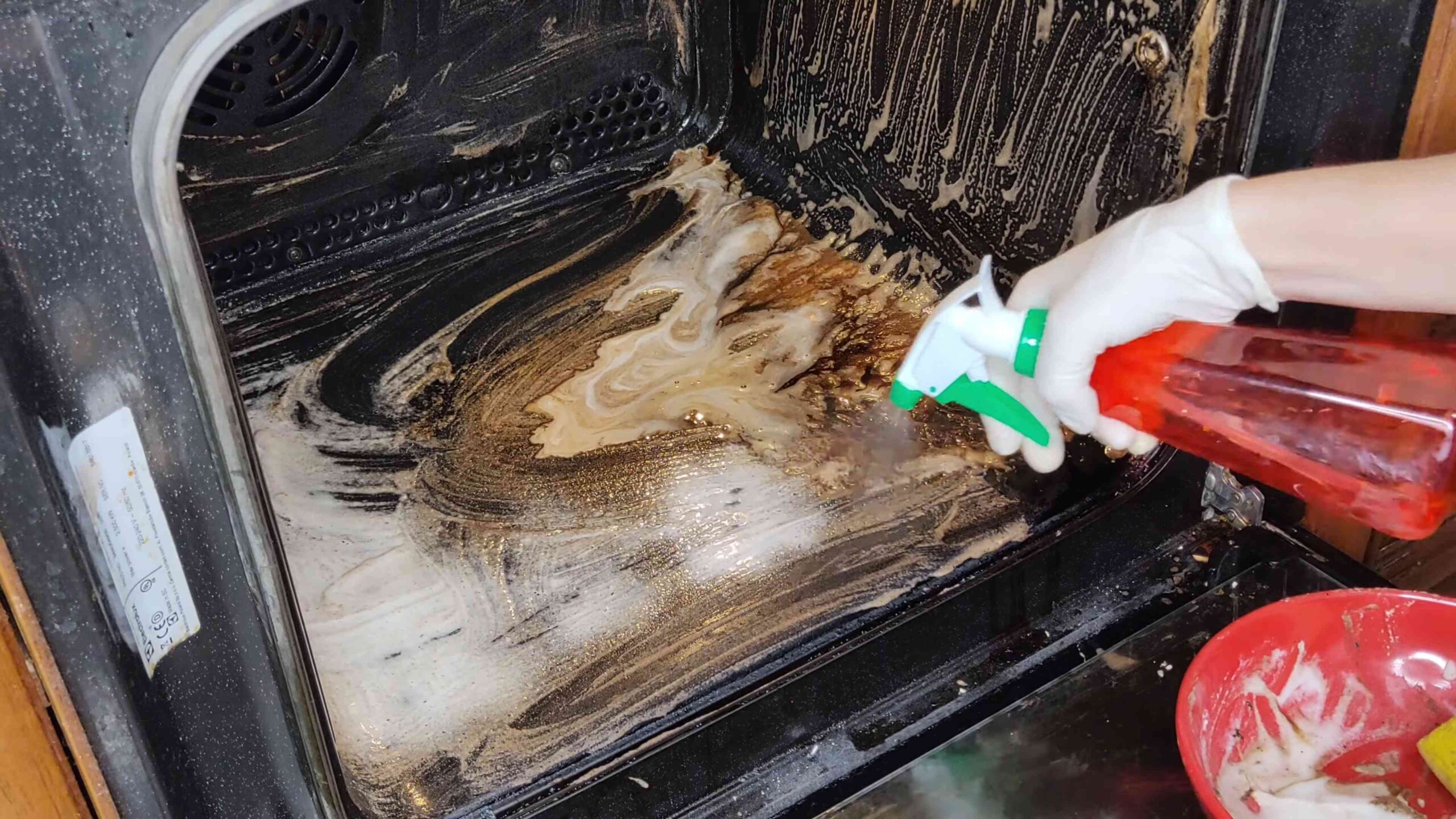 Backofen reinigen mit Natron